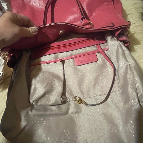 Michael Kors leather bag - Picture 3 of 15